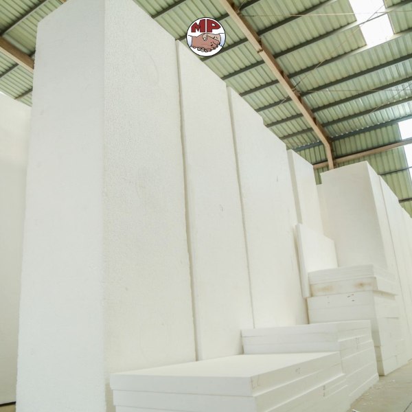 Mút xốp nguyên khối đệm lót sàn, bảo vệ bề mặt hiệu quả