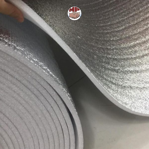 Xốp PE tráng bạc cách nhiệt tường nhà